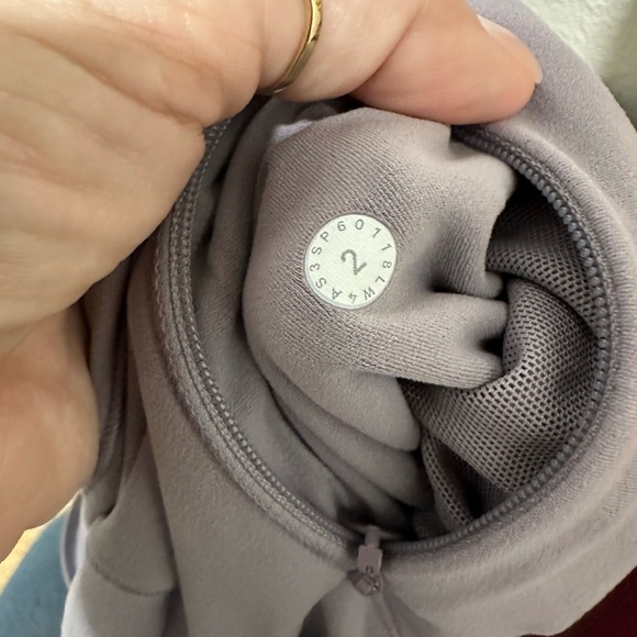 Lululemon Move with Ease Jacket Size 2 Lavender EUC - Picture 6 of 7